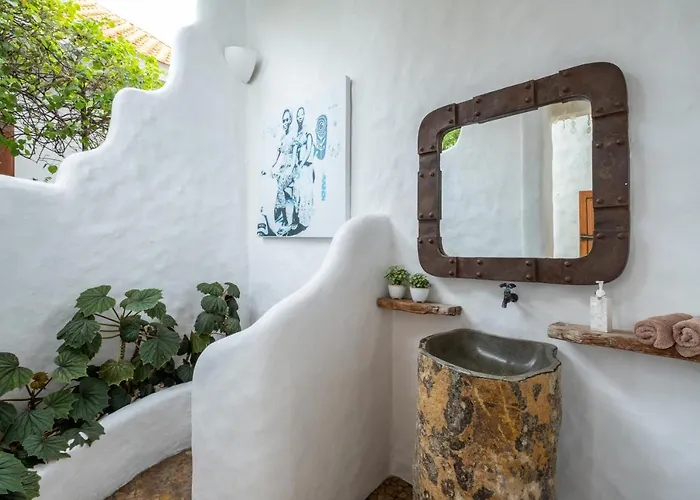 Villa Casa Mila - 4br Luxury Family 5 Min From - Bali Canggu