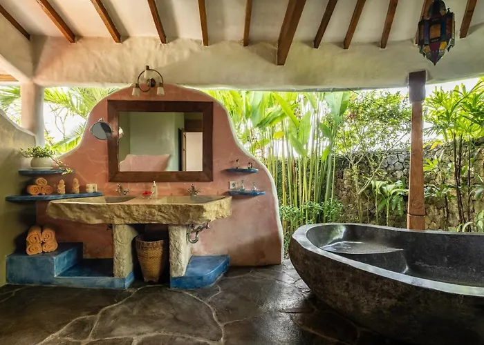 Casa Mila - 4br Luxury Family 5 Min From - Bali