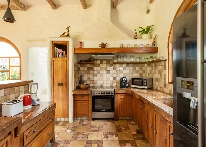 Villa Casa Mila - 4br Luxury Family 5 Min From - Bali Canggu