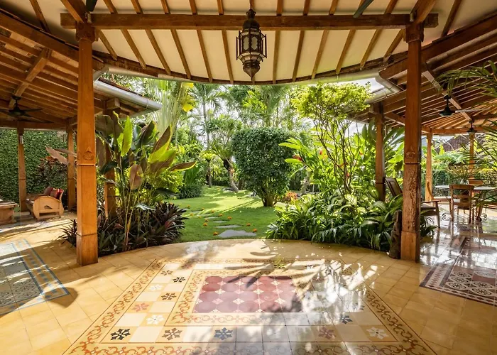 Casa Mila - 4br Luxury Family 5 Min From - Bali * Canggu