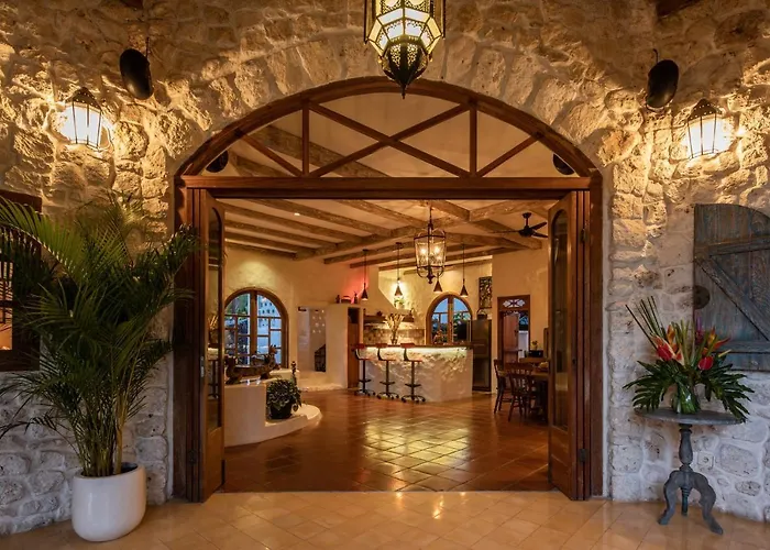 Casa Mila - 4br Luxury Family 5 Min From - Bali