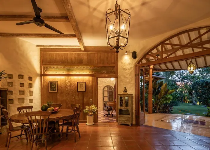 Casa Mila - 4br Luxury Family 5 Min From - Bali Villa Canggu