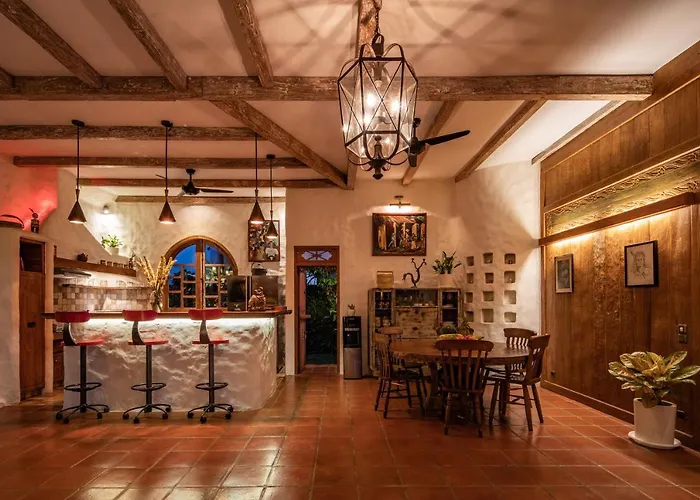 Casa Mila - 4br Luxury Family 5 Min From - Bali Villa